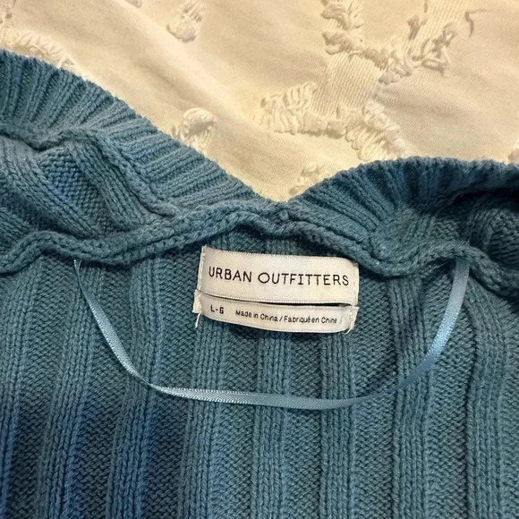 Urban outfitters sweater - Picture 3 of 3